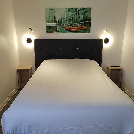 Fasthotel Paris Ouest Bouafle Bagian luar foto