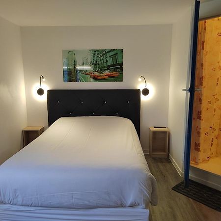Fasthotel Paris Ouest Bouafle Bagian luar foto
