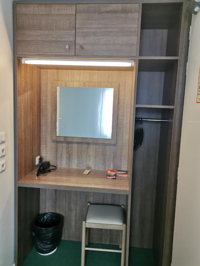 Fasthotel Paris Ouest Bouafle Bagian luar foto