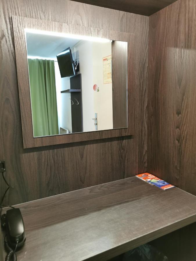 Fasthotel Paris Ouest Bouafle Bagian luar foto