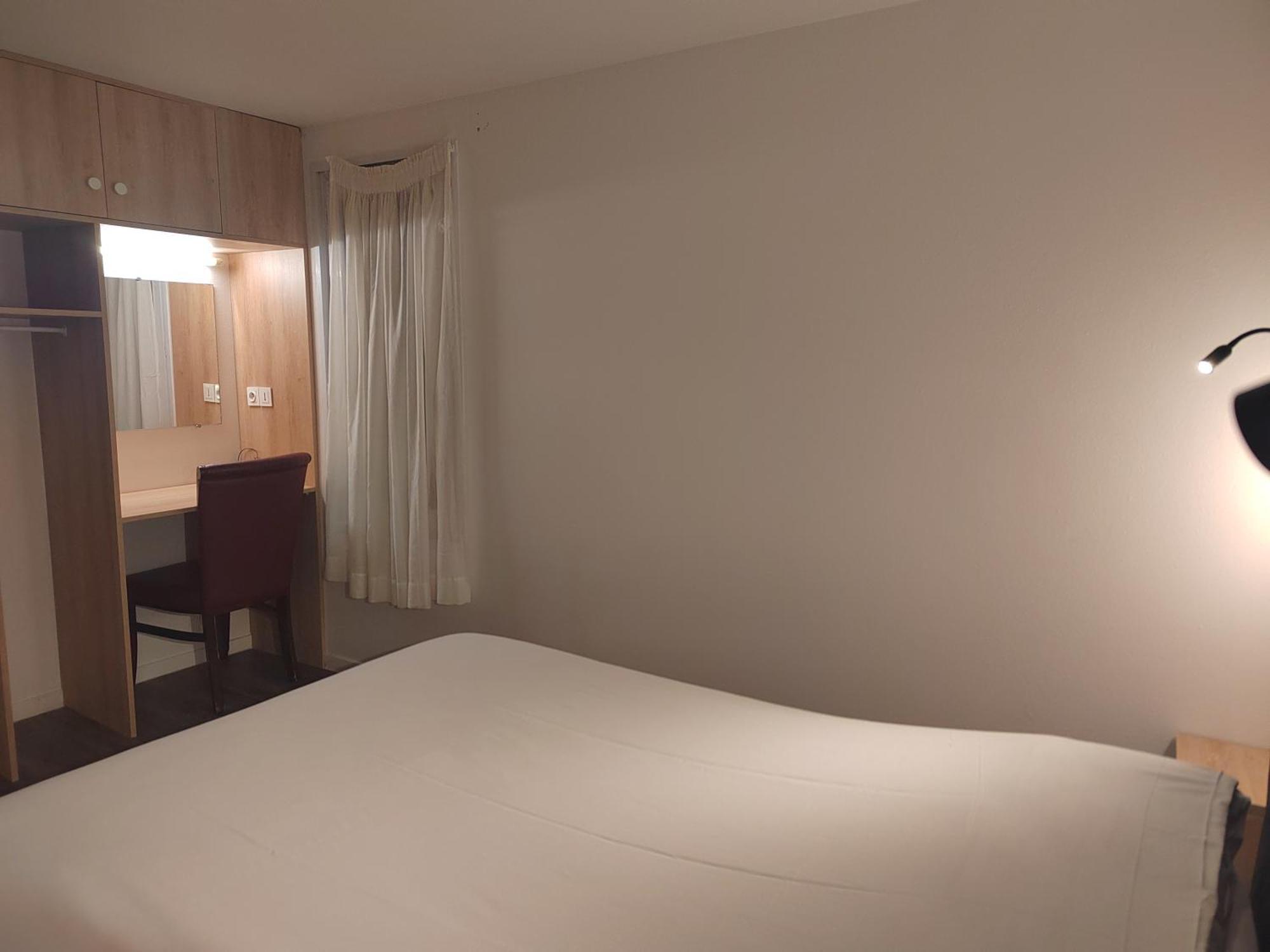 Fasthotel Paris Ouest Bouafle Bagian luar foto