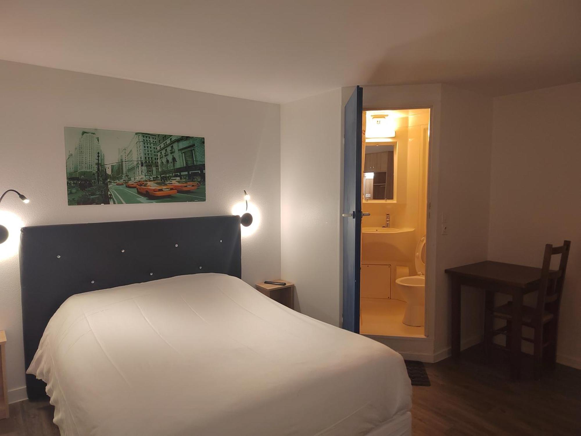 Fasthotel Paris Ouest Bouafle Bagian luar foto