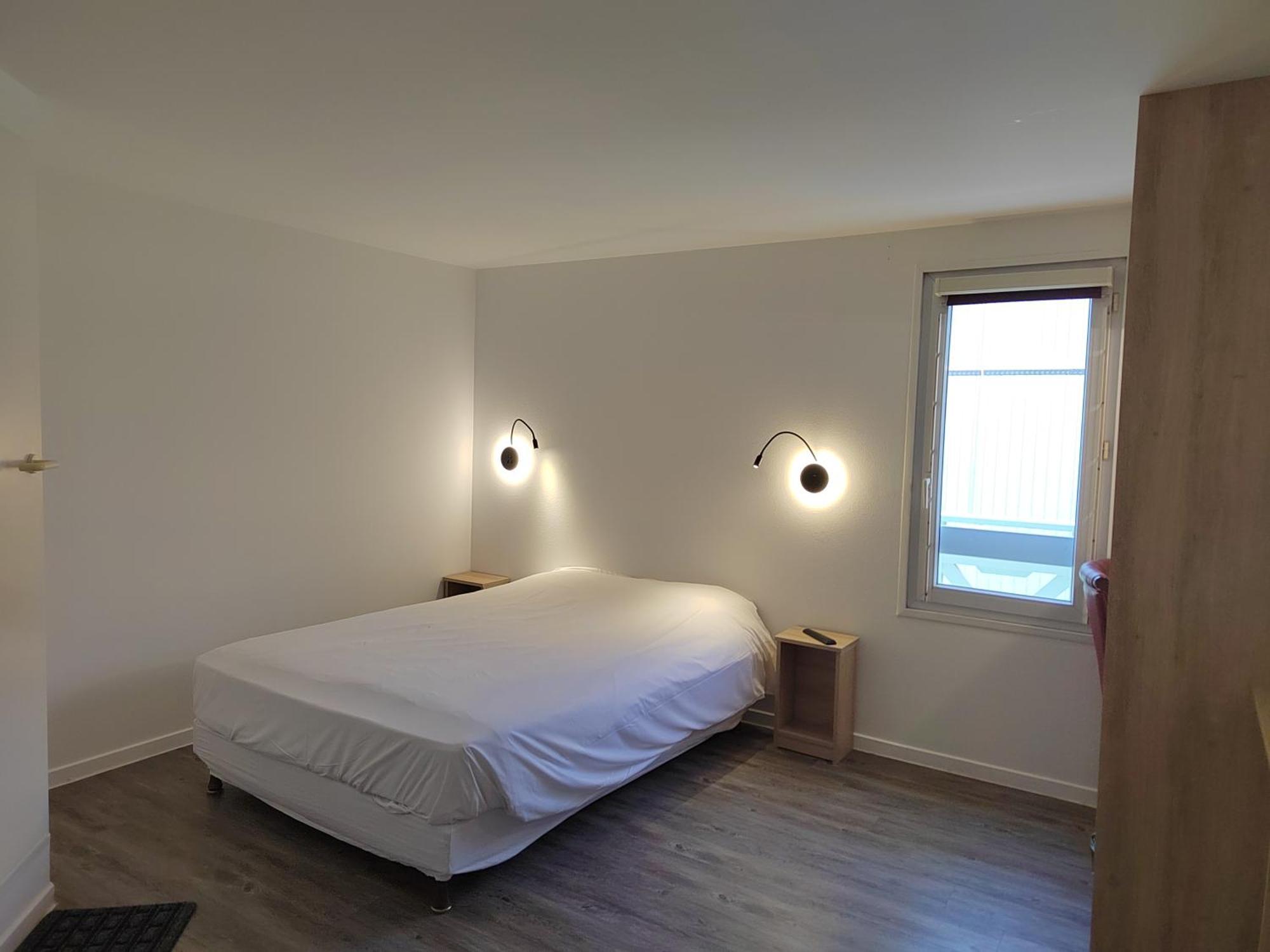 Fasthotel Paris Ouest Bouafle Bagian luar foto