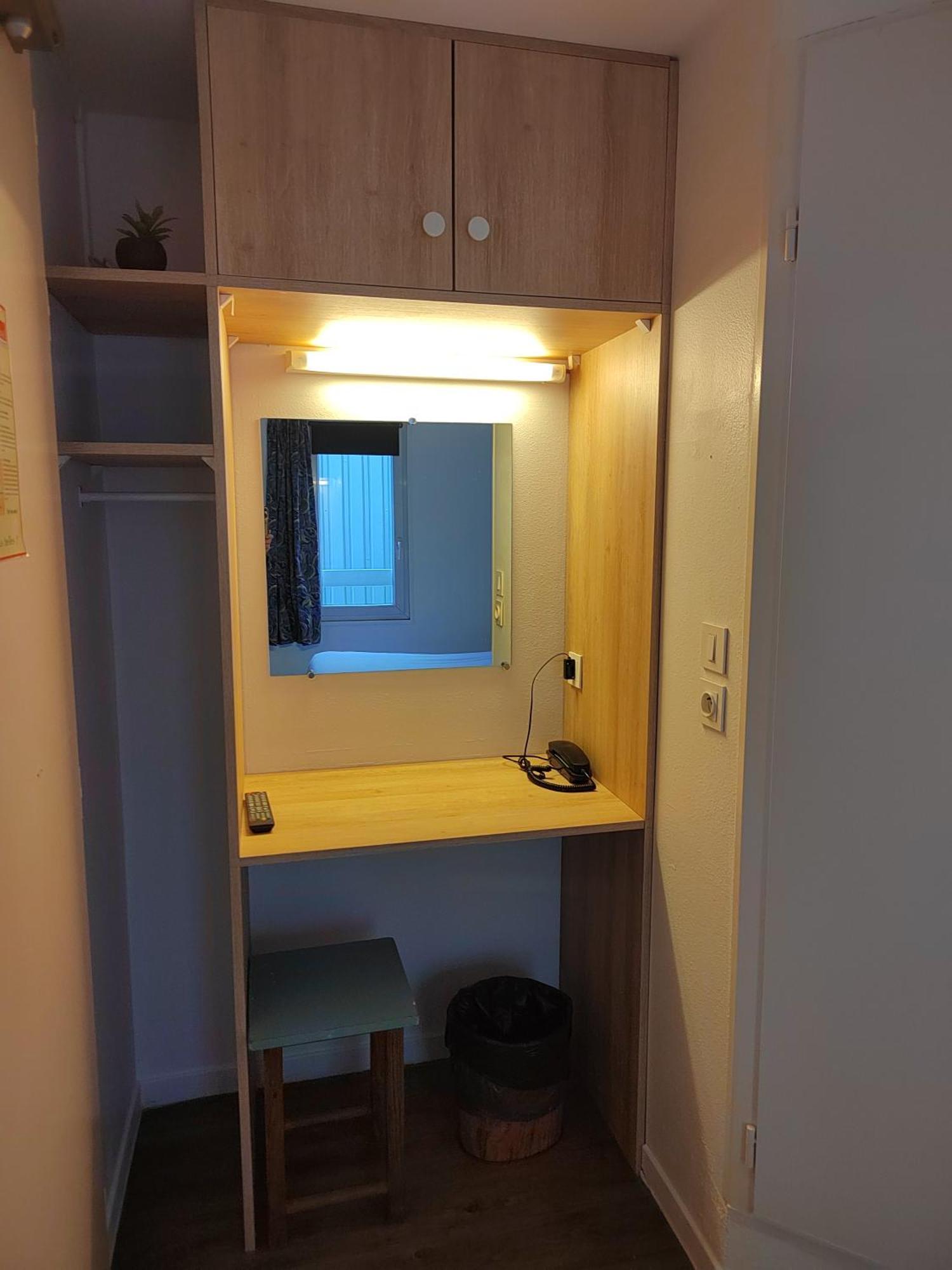 Fasthotel Paris Ouest Bouafle Bagian luar foto