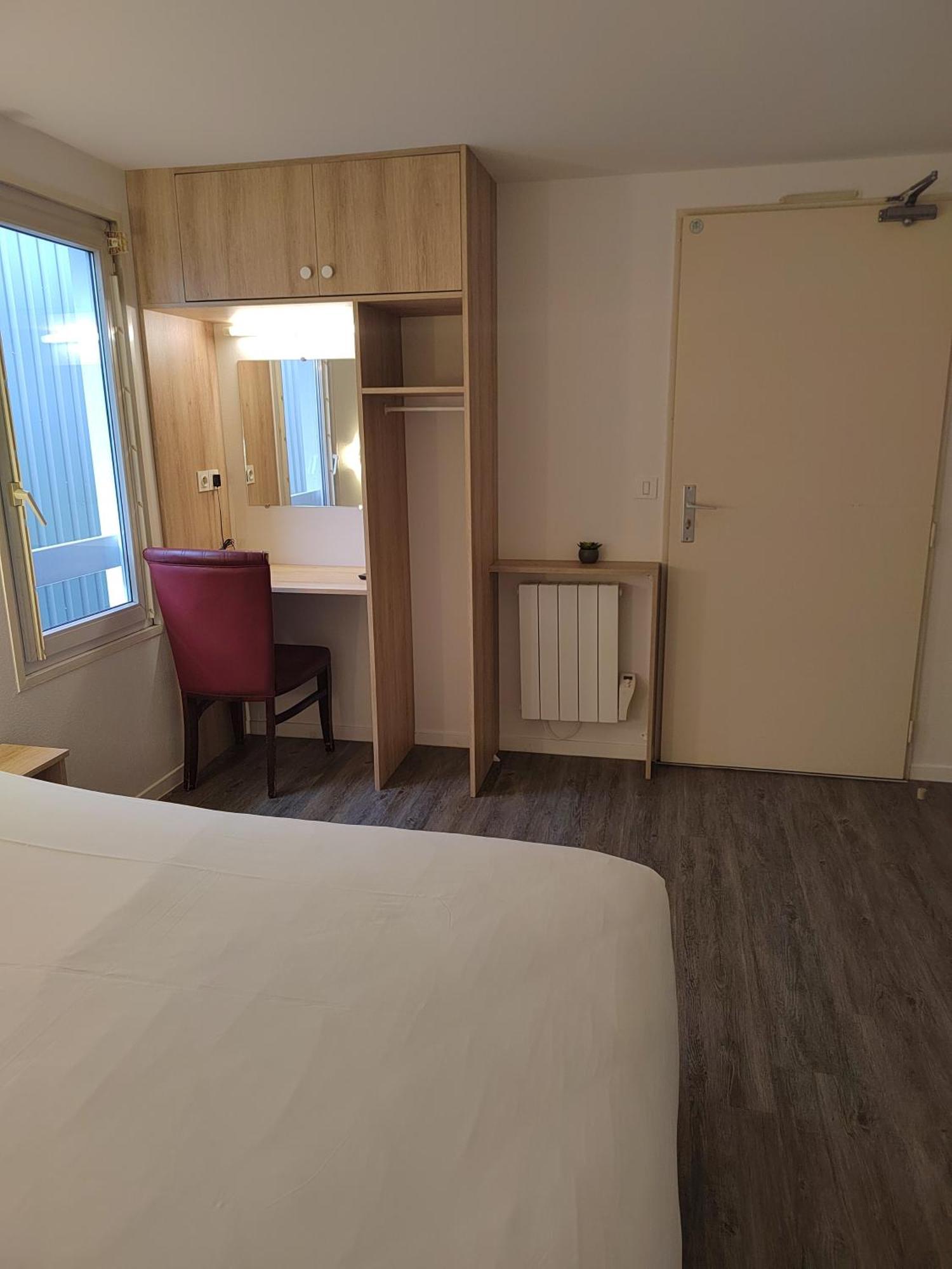 Fasthotel Paris Ouest Bouafle Bagian luar foto