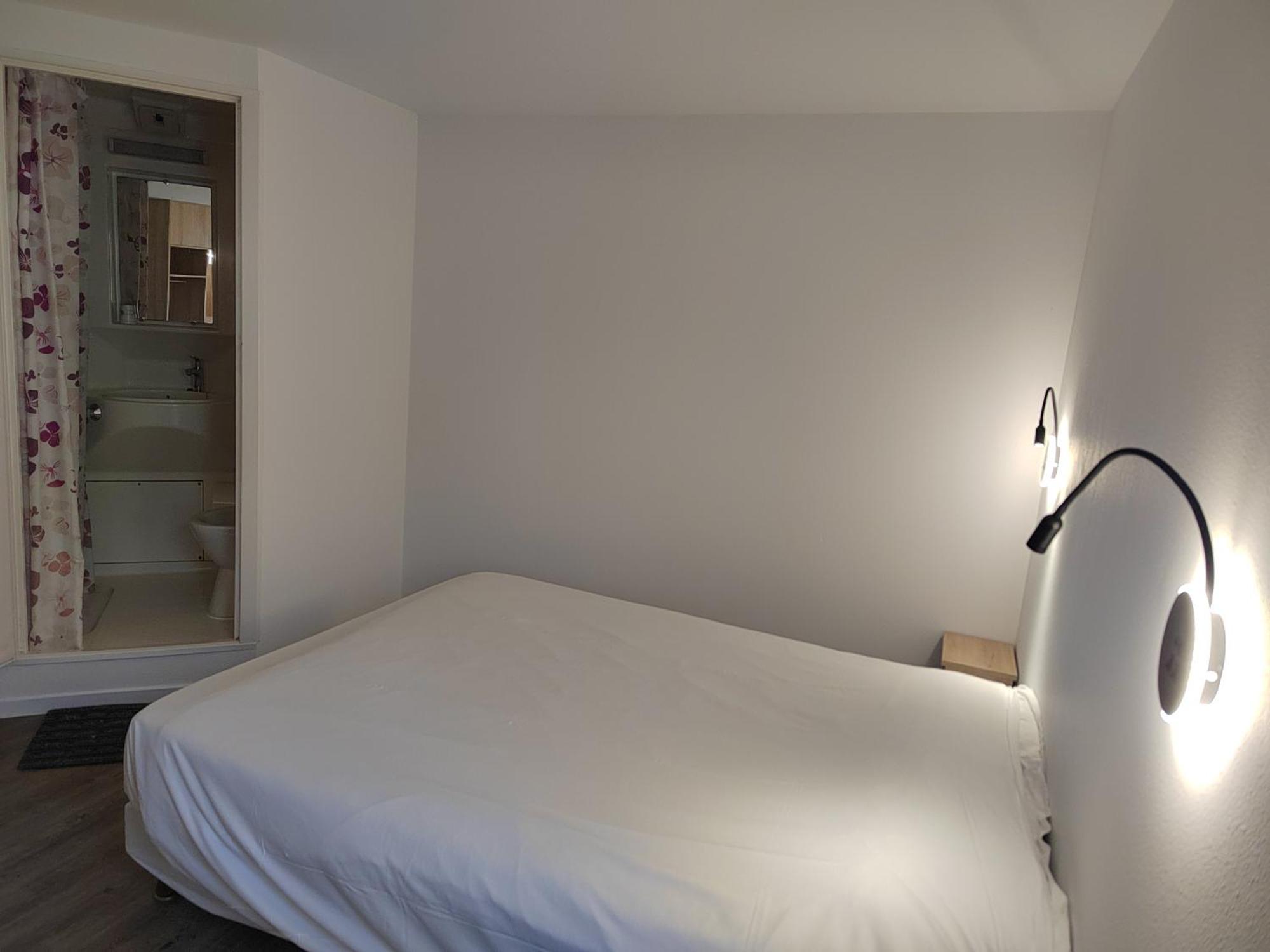 Fasthotel Paris Ouest Bouafle Bagian luar foto